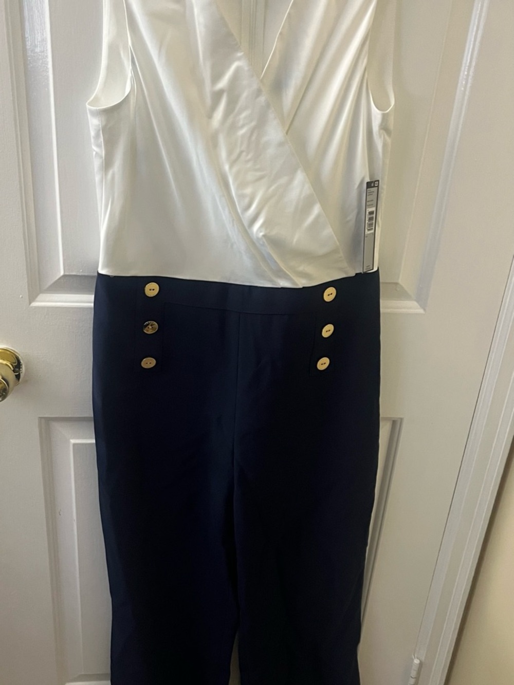 Tahari size 6 Sleeveless White and Navy Jumpsuit with Gold Buttons